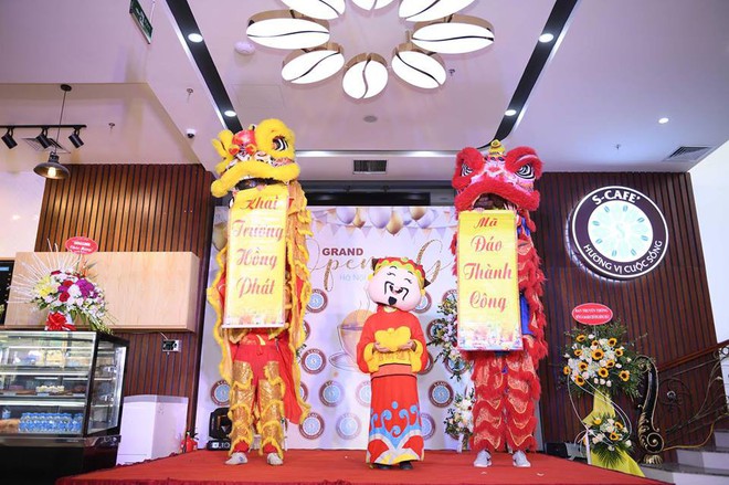 Mở đầu chuỗi dịch vụ của Sunshine Group, S’cafe Palace lộng lẫy ngày khai trương - Ảnh 1.