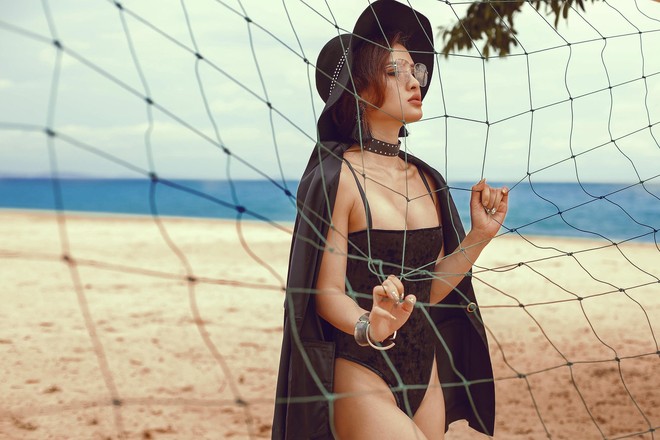 Diện bikini, Phương Trinh Jolie khoe thân hình nóng bỏng - Ảnh 2.