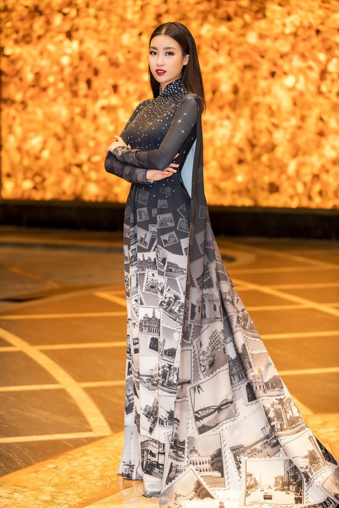 Hoa hậu Đỗ Mỹ Linh gây chú ý khi xuất hiện với tà áo dài 10 mét - Ảnh 8.
