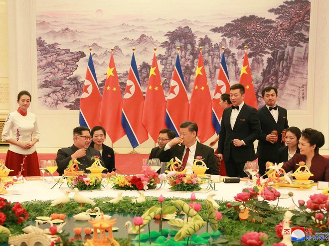 KCNA công bố loạt ảnh mãn nhãn về chuyến thăm Trung Quốc của nhà lãnh đạo Kim Jong-un - Ảnh 12.