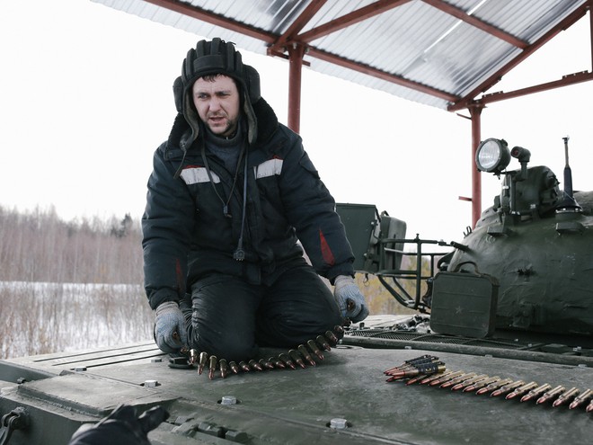 Thăm xưởng cải lão hoàn đồng giúp xe tăng T-80 Nga miễn nhiễm với băng tuyết - Ảnh 10.