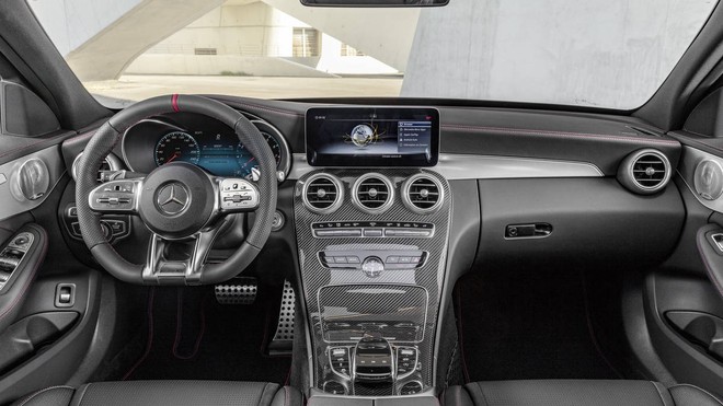 Mercedes cho ra mắt chiếc AMG C43 nóng hổi với design và sức mạnh được cải thiện tại sự kiện Geneva Motor Show - Ảnh 6.