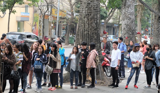 Khách đổi chuyến bay, xếp hàng 5 tiếng đồng hồ để thưởng thức mỳ Aori Ramen - Ảnh 6.