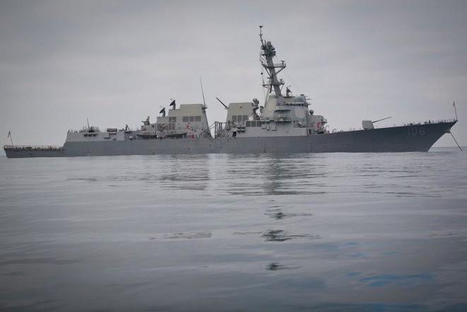 Cận cảnh 2 chiến hạm Mỹ sẽ cùng tàu sân bay USS Carl Vinson đến Việt Nam - Ảnh 2.