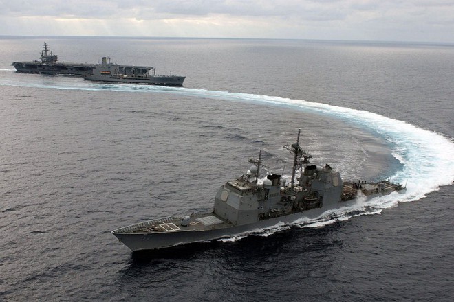 Cận cảnh 2 chiến hạm Mỹ sẽ cùng tàu sân bay USS Carl Vinson đến Việt Nam - Ảnh 5.