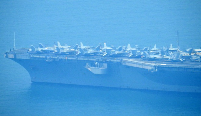 Tàu sân bay USS Carl Vinson mang những máy bay quân sự khủng nào đến Đà Nẵng? - Ảnh 2.