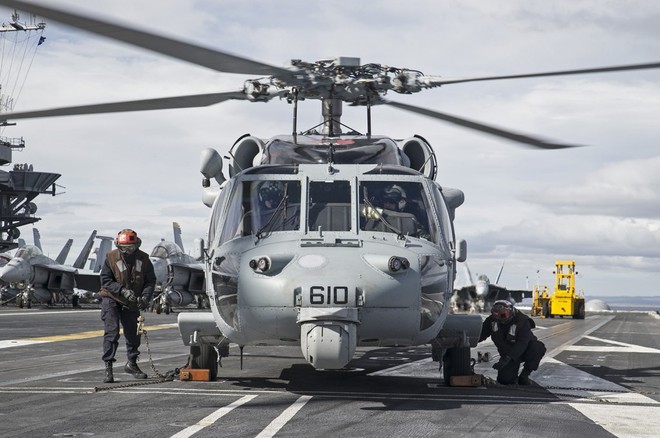 Tàu sân bay USS Carl Vinson mang những máy bay quân sự khủng nào đến Đà Nẵng? - Ảnh 5.