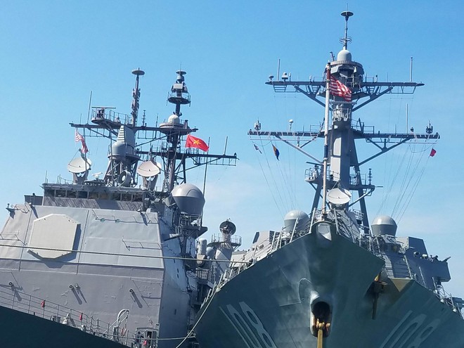 [Cận cảnh] Vũ khí và cabin chỉ huy của tuần dương hạm hộ tống tàu sân bay USS Carl Vinson - Ảnh 6.