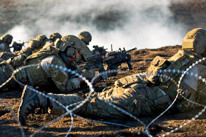 Chùm ảnh: Lính Mỹ huấn luyện bắn súng trên khắp thế giới - Ảnh 12.