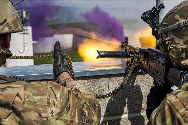 Chùm ảnh: Lính Mỹ huấn luyện bắn súng trên khắp thế giới - Ảnh 3.