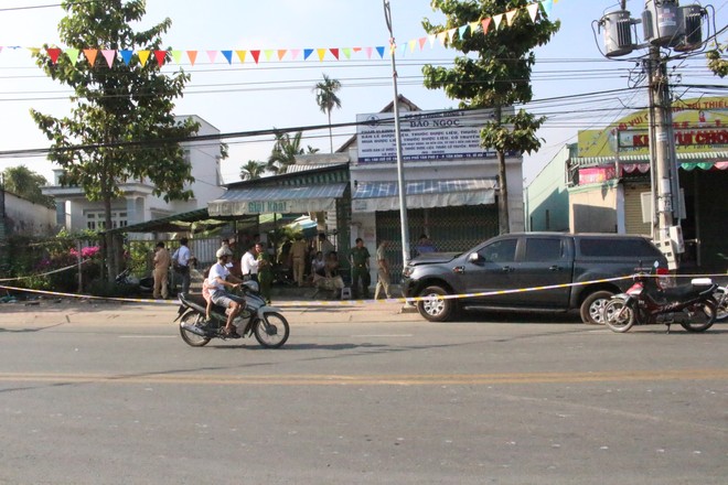 Nhóm buôn thuốc lá lậu tông văng xe CSGT giải cứu đồng bọn, 2 chiến sĩ bị thương nặng - Ảnh 4.