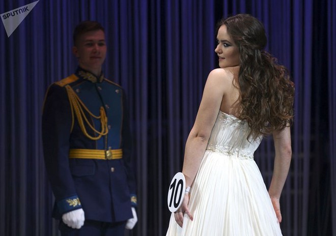 Ảnh: Nhan sắc các nữ quân nhân, cảnh sát trong cuộc thi sắc đẹp ở Nga - Ảnh 6.
