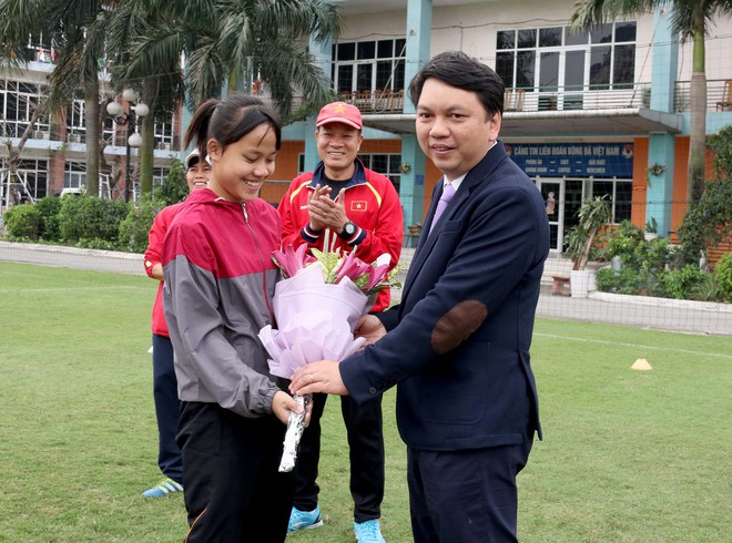 Những cô gái vàng Việt Nam nhận món quà ý nghĩa ngày 8/3 - Ảnh 3.