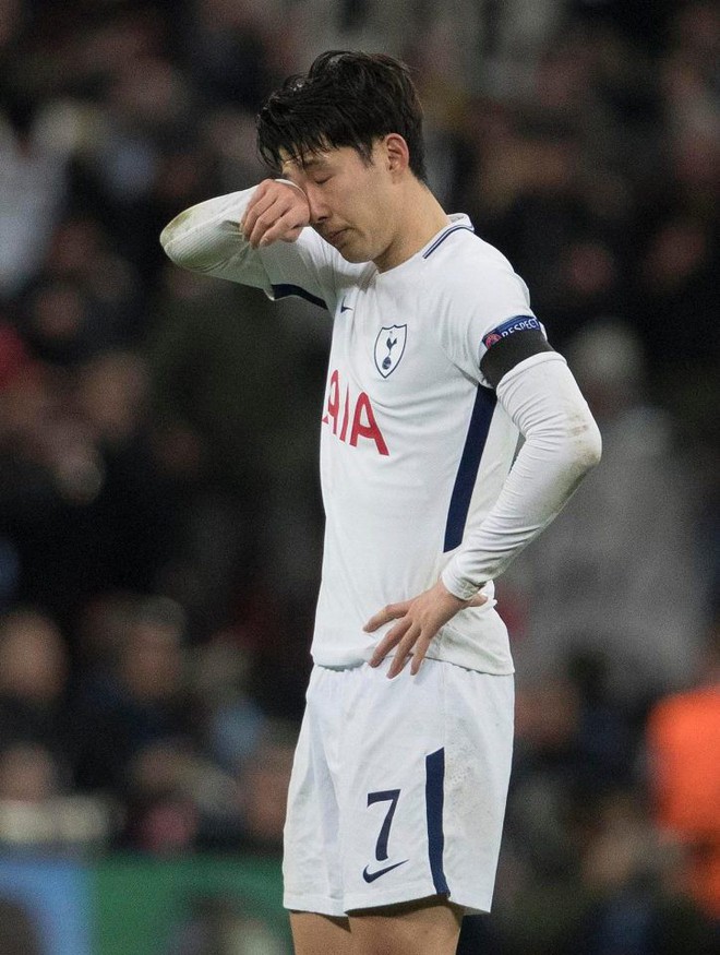 Son Heung-min khóc nghẹn ngày bị loại khỏi Champions League - Ảnh 1.