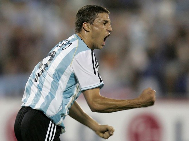 Crespo: Messi hãy cải thiện mình và nhìn “thánh” Johan - Ảnh 2.