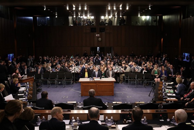 Dốt công nghệ, Thượng viện Mỹ gần như chịu thua Mark Zuckerberg trong buổi điều trần - Ảnh 1.