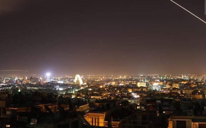 Nổ lớn trên bầu trời Syria, những hình ảnh về cuộc tấn công của liên minh Mỹ-Anh-Pháp Nổ lớn trên bầu trời Syria, những hình ảnh về cuộc tấn công của liên minh Mỹ-Anh-Pháp