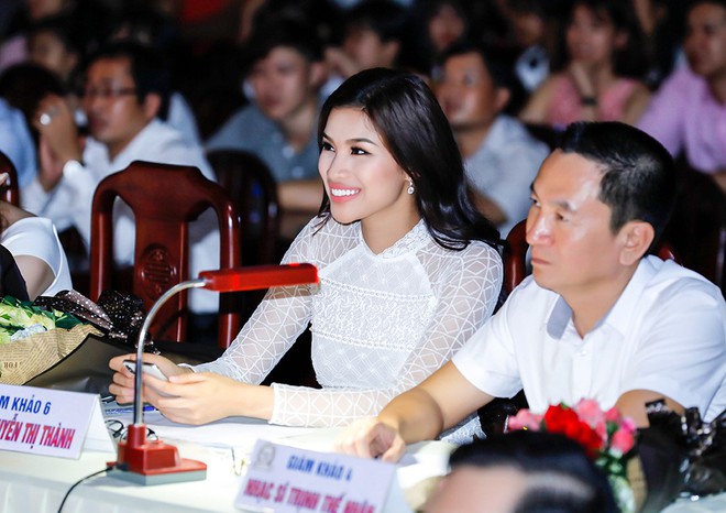 Nguyễn Thị Thành đi chấm thi nhan sắc lại bị nhầm là thí sinh - Ảnh 5.
