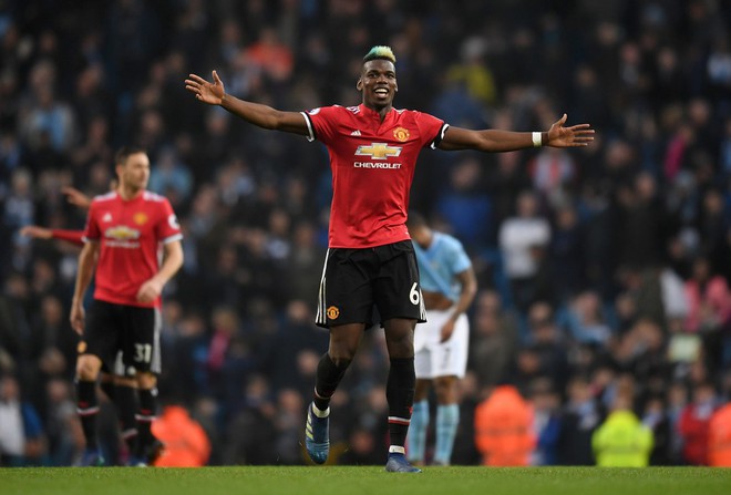 Mourinho, đừng để Man United nghèo đến nỗi chỉ còn mỗi tiền! - Ảnh 2.