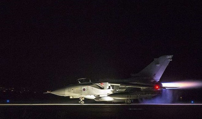 Hình ảnh máy bay chiến đấu Anh, Pháp xuất kích tấn công Syria - Ảnh 10.