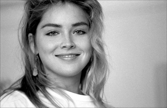 Nhan sắc thanh xuân rực lửa của mỹ nhân Bản năng gốc Sharon Stone - Ảnh 2.