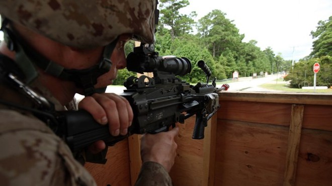 Ảnh: Thủy quân lục chiến Mỹ huấn luyện sử dụng thành thạo súng đạn - Ảnh 14.