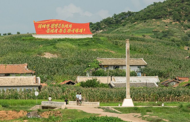 Chùm ảnh: Cuộc sống yên bình ở đất nước thần bí bậc nhất thế giới dưới ống kính của nhiếp ảnh gia Trung Quốc - Ảnh 18.