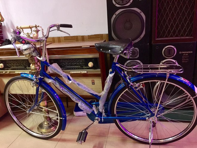 Hoài niệm cả bầu trời tuổi thơ với xe đạp Phượng hoàng giá 3,3 triệu đồng - Ảnh 1.