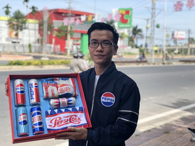 Giới trẻ Cần Thơ sôi sục vì quà chất Pepsi - Ảnh 3.