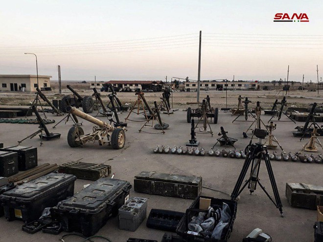 Cận cảnh số vũ khí QĐ Syria thu giữ của phiến quân ở Qalamun: Có tên lửa Mỹ, Trung Quốc - Ảnh 8.