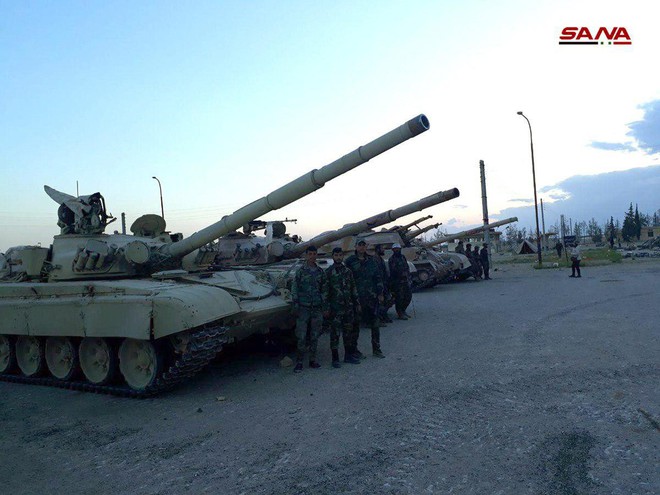 Cận cảnh số vũ khí QĐ Syria thu giữ của phiến quân ở Qalamun: Có tên lửa Mỹ, Trung Quốc - Ảnh 9.
