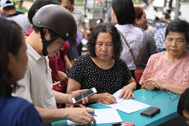 Viettel bất ngờ lùi thời hạn bổ sung thông tin cho khách hàng - Ảnh 3.