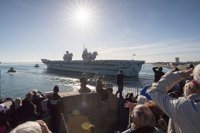 Cận cảnh tàu sân bay mới nhất và mạnh nhất của hải quân Anh - Ảnh 3.