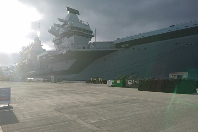 Cận cảnh tàu sân bay mới nhất và mạnh nhất của hải quân Anh - Ảnh 4.
