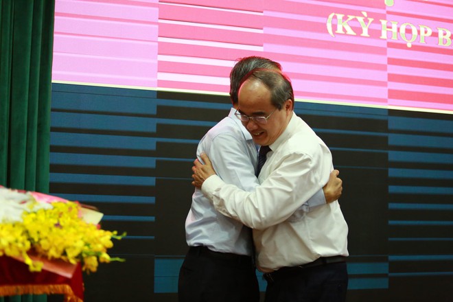 Ông Lê Văn Khoa chính thức thôi nhiệm vụ Phó chủ tịch TP HCM - Ảnh 1.