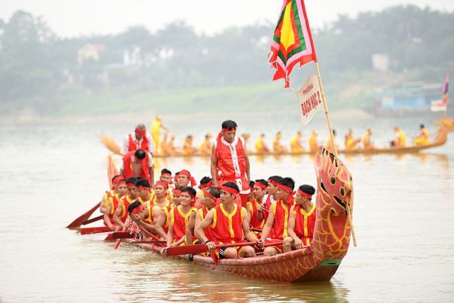 Cận cảnh Lễ hội bơi chải gay cấn, quyết liệt trên sông Lô - Ảnh 9.