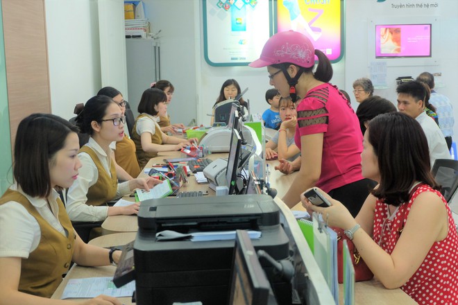  Các văn phòng Viettel Hà Nội vắng vẻ trong ngày đầu lùi hạn bổ sung thông tin thuê bao - Ảnh 5.