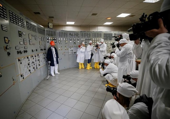 Ám ảnh bên trong nhà máy điện hạt nhân Chernobyl sau hơn 30 năm - Ảnh 17.