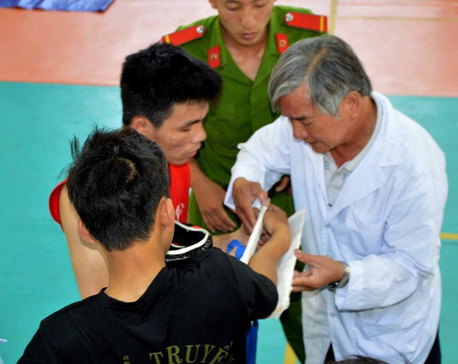 Sốc: Võ sĩ trẻ bị tử vong ở giải đấu võ cổ truyền tại Việt Nam - Ảnh 2.