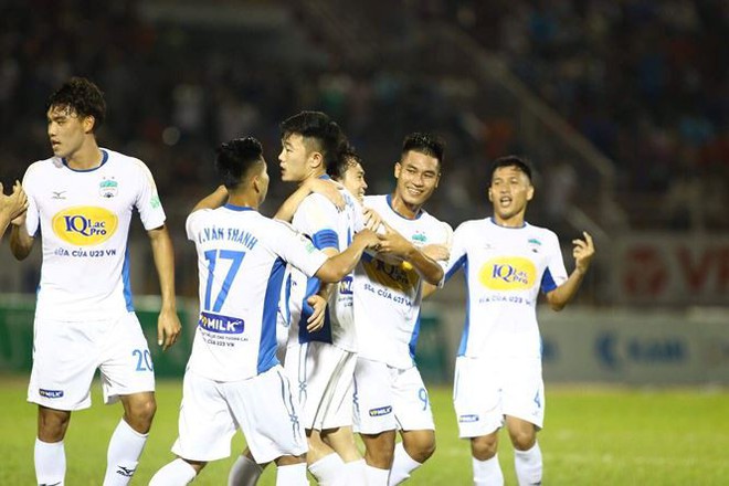 Công Phượng chẳng có gì phải vội, V-League còn rất dài - Ảnh 1.