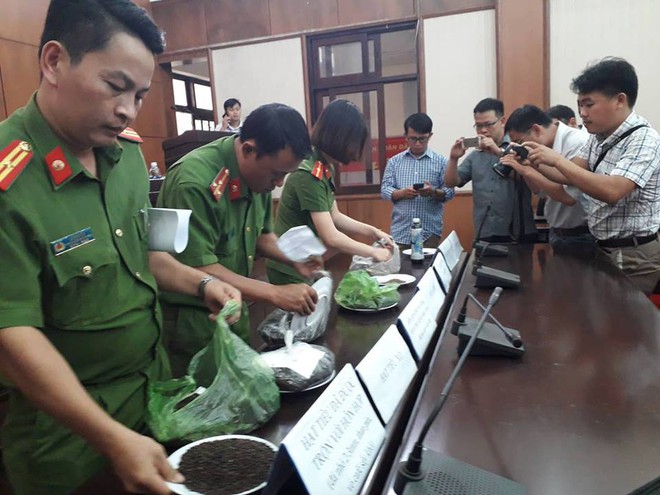 Công an Đắk Nông: Phế phẩm cà phê nhuộm pin con Ó được bán với giá 9.000 đồng/kg - Ảnh 6.