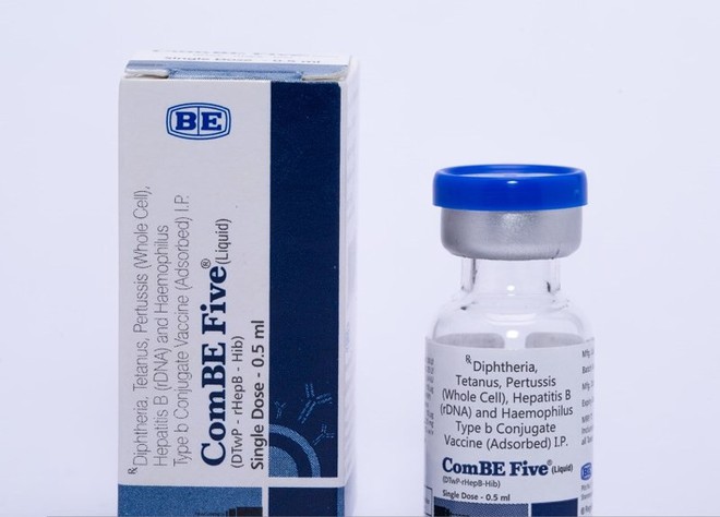 Bác sĩ lưu ý tiêm chủng vaccine 5 trong 1 mới cho trẻ - Ảnh 2.