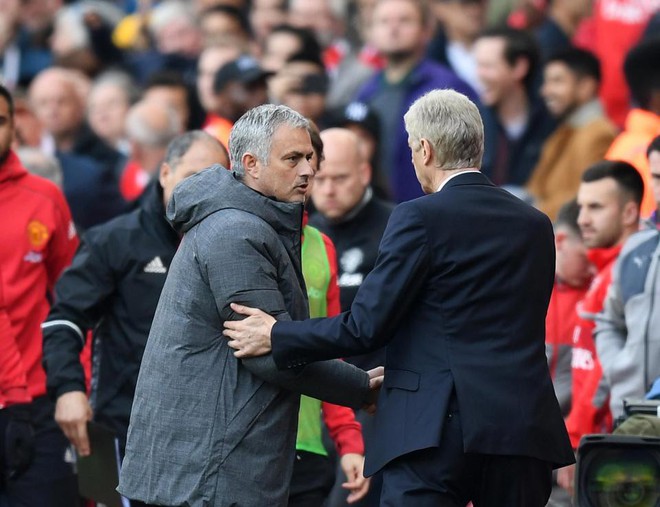 Trước đại chiến Man United, HLV Wenger bất ngờ gửi lời khẩn cầu đến Mourinho - Ảnh 2.