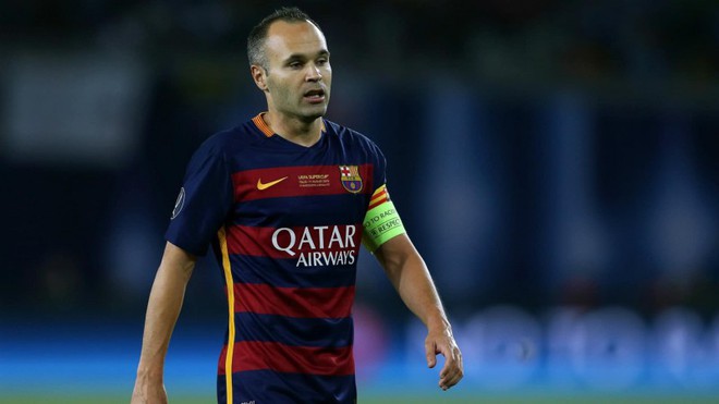 Tiền vệ Iniesta nức nở trong ngày tuyên bố chia tay Barcelona - Ảnh 1.