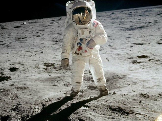 Bức điếu văn chưa bao giờ được tiết lộ trong câu chuyện tàu Apollo 11 huyền thoại hạ cánh xuống mặt trăng - Ảnh 1.