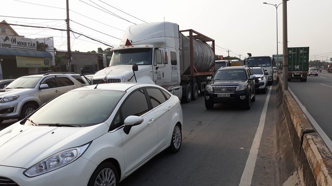 Khói đen bao trùm gây tai nạn liên hoàn trên cao tốc TP.HCM - Long Thành - Dầu Giây - Ảnh 4.