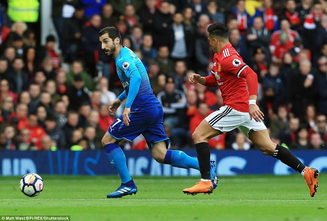 Giữ mối giao tình, Man United thắng nhọc trong ngày chia tay HLV Wenger - Ảnh 9.