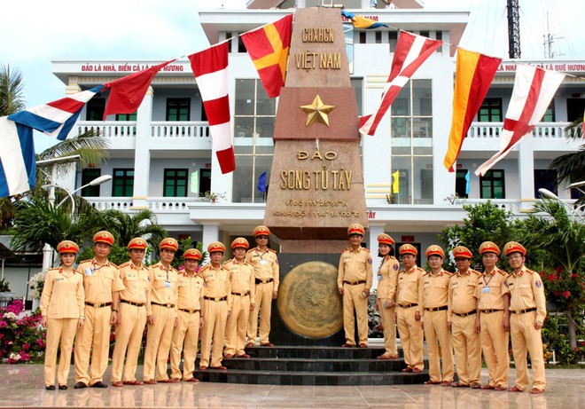 Cảnh sát giao thông ở Trường Sa và nhà giàn DK1 - Ảnh 4.