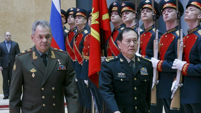 Bộ trưởng Quốc phòng Trung Quốc: Thăm Nga là để dằn mặt Mỹ! - Ảnh 1.
