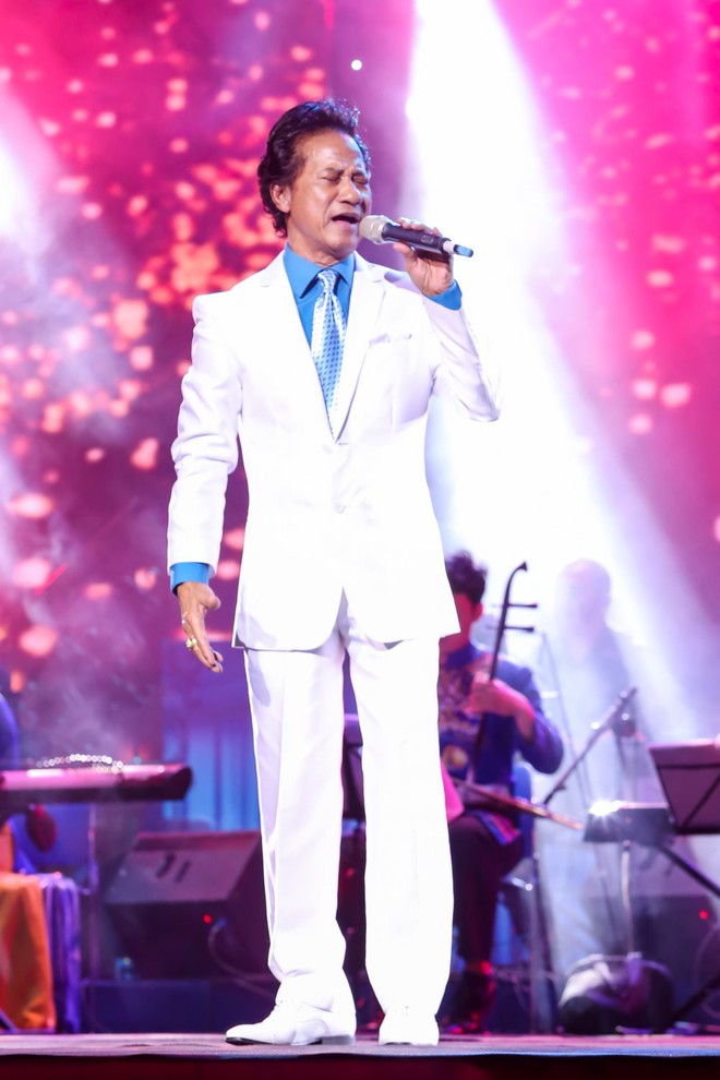 Sau đăng quang Hoa hậu, Hương Giang được Chế Linh mời hát - Ảnh 1.